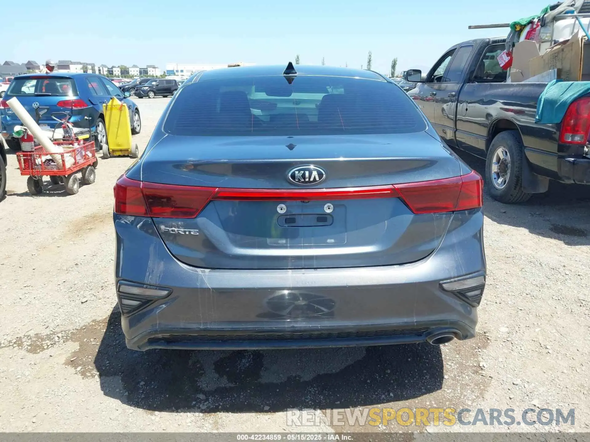 16 Photograph of a damaged car 3KPF24ADXLE202725 KIA FORTE 2020