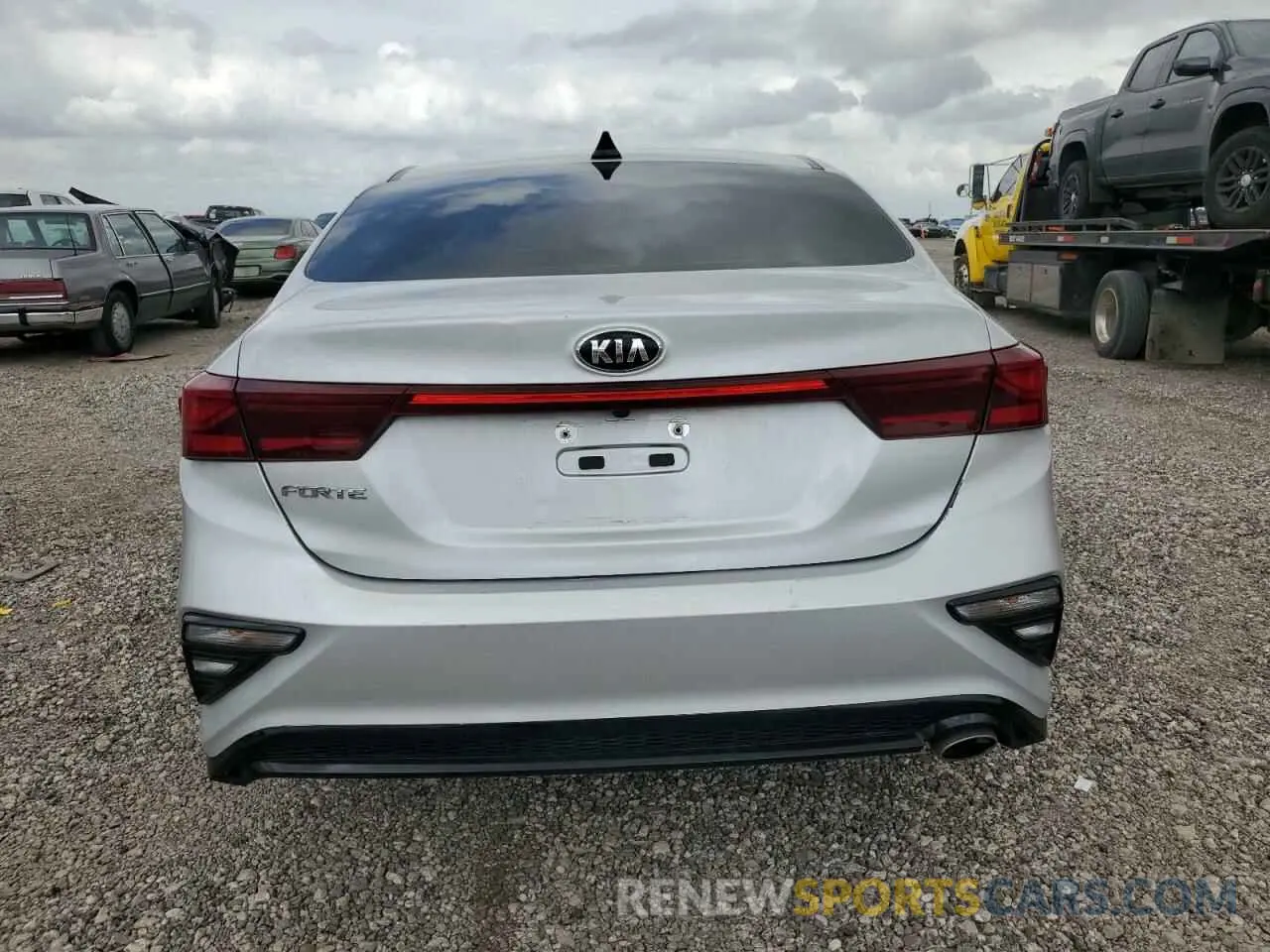 6 Photograph of a damaged car 3KPF24ADXLE207228 KIA FORTE 2020