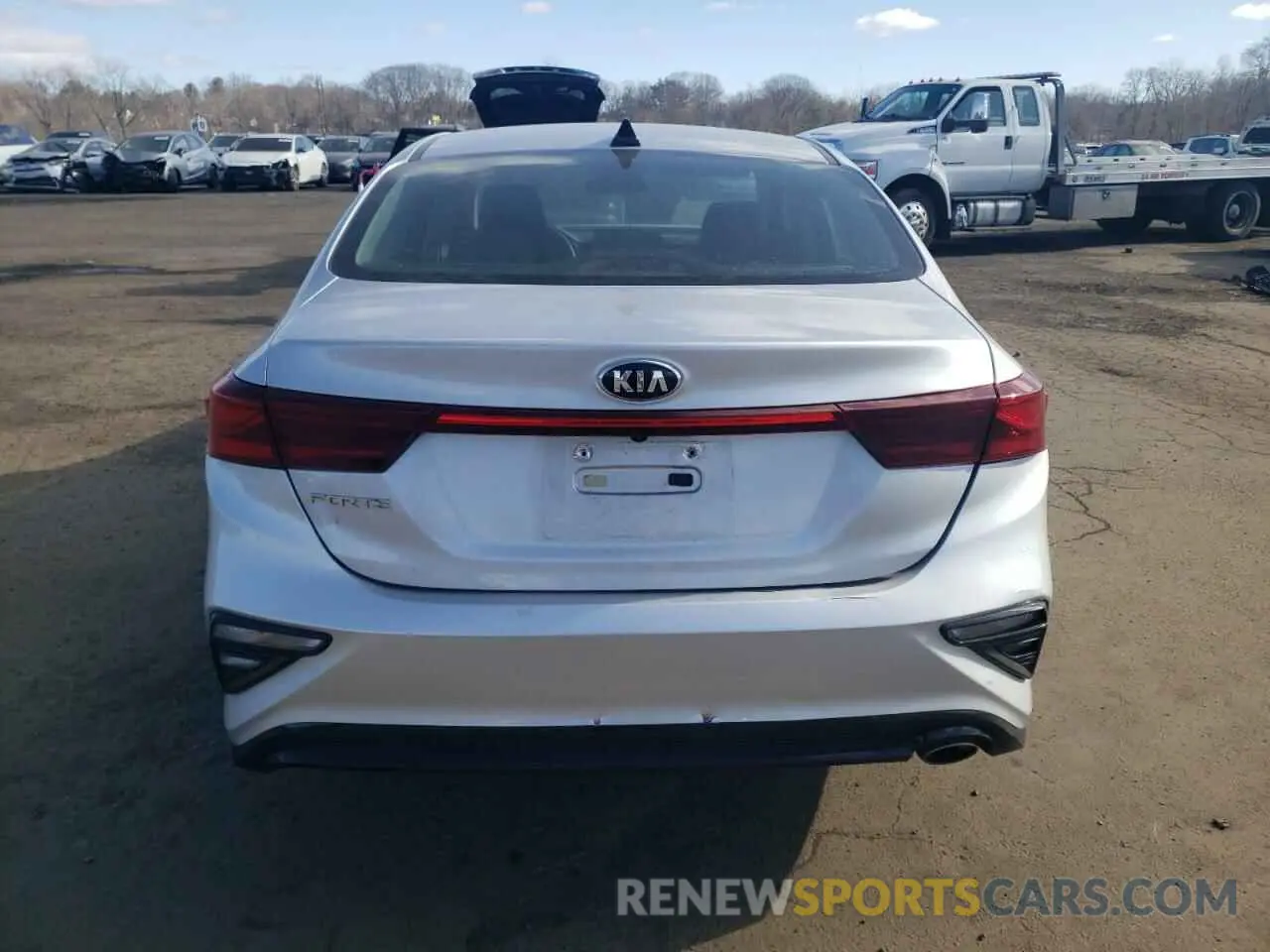 6 Photograph of a damaged car 3KPF24ADXLE230993 KIA FORTE 2020