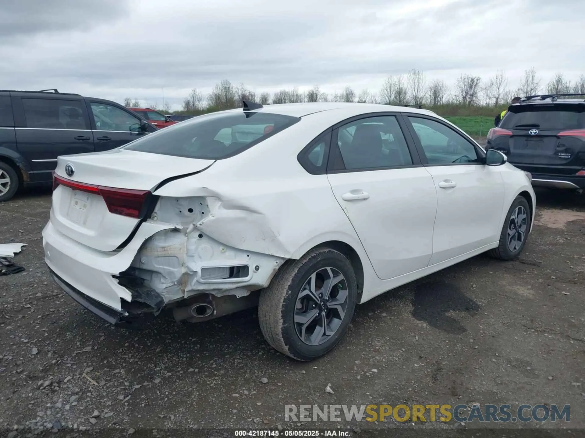4 Photograph of a damaged car 3KPF24ADXLE245073 KIA FORTE 2020