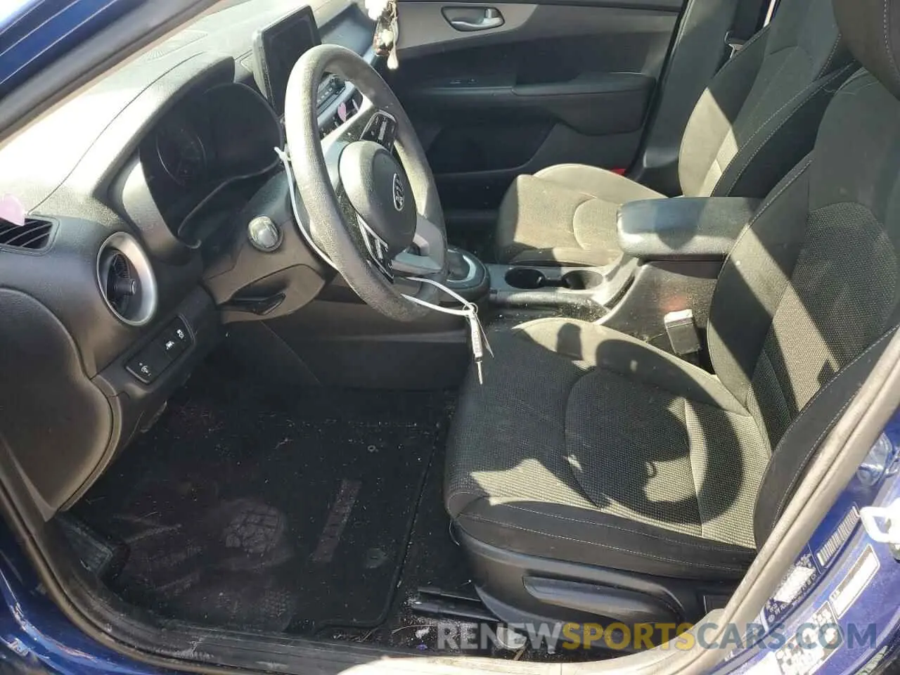 7 Photograph of a damaged car 3KPF24ADXLE245655 KIA FORTE 2020