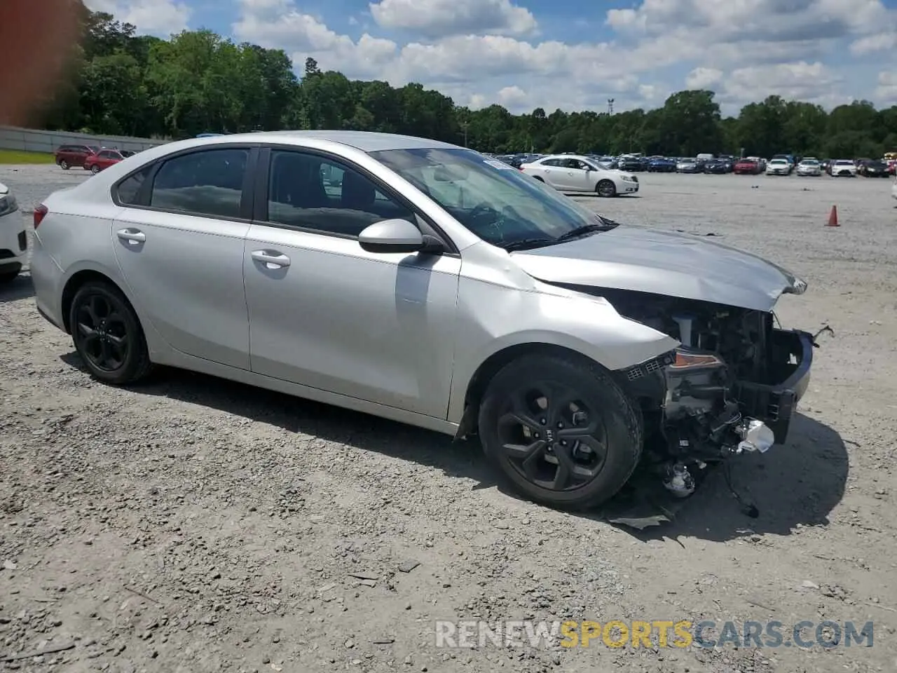 4 Photograph of a damaged car 3KPF24ADXLE252007 KIA FORTE 2020