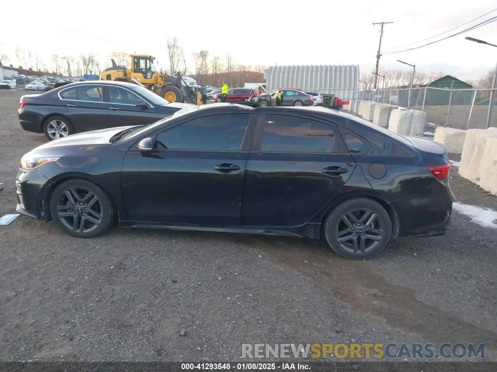 14 Photograph of a damaged car 3KPF34AD0LE145898 KIA FORTE 2020