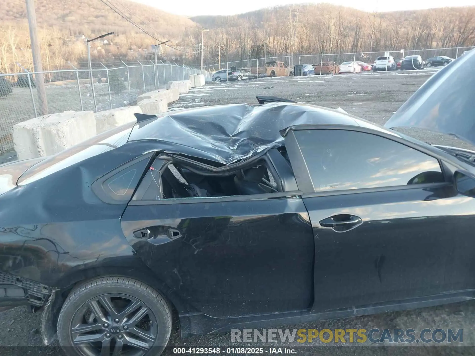 6 Photograph of a damaged car 3KPF34AD0LE145898 KIA FORTE 2020