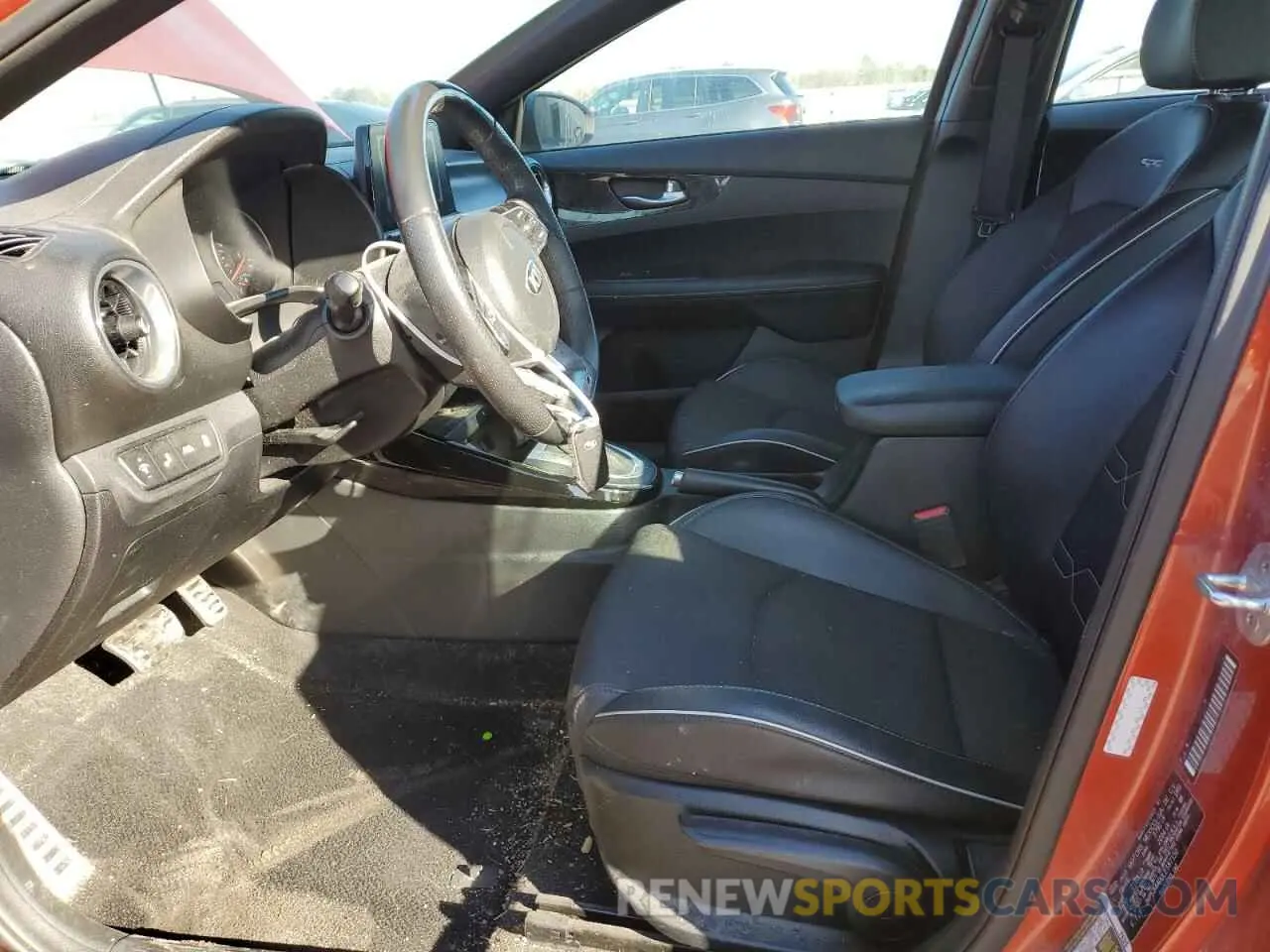 7 Photograph of a damaged car 3KPF34AD0LE187150 KIA FORTE 2020