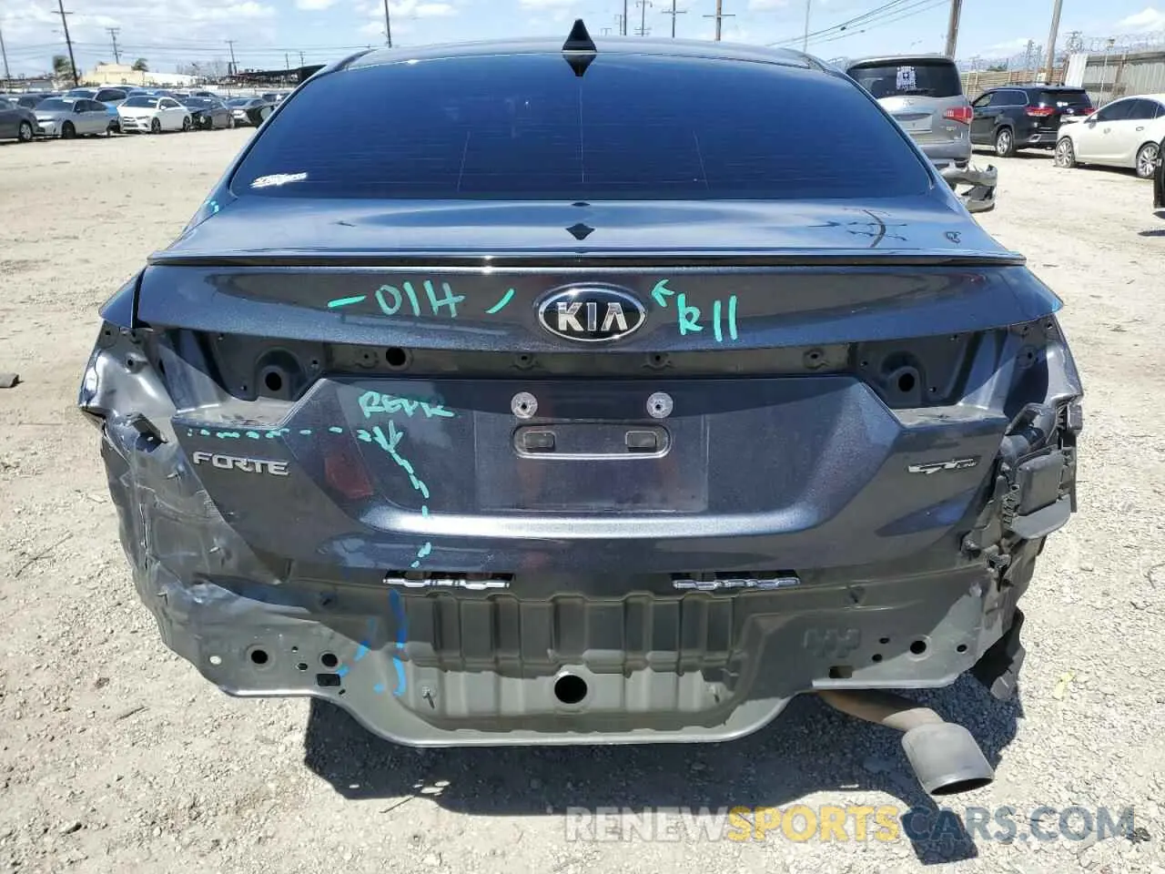 6 Photograph of a damaged car 3KPF34AD0LE194096 KIA FORTE 2020