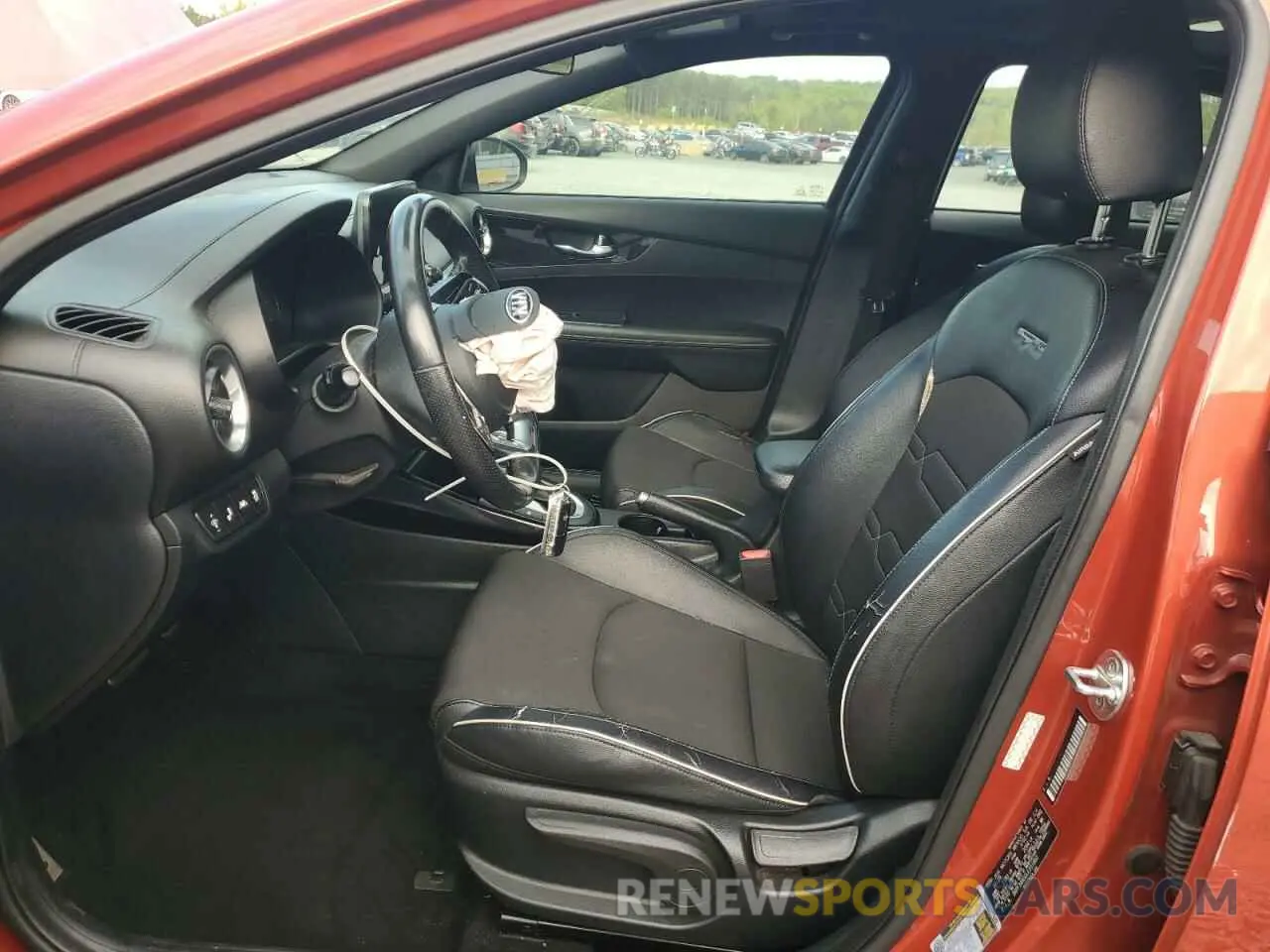 7 Photograph of a damaged car 3KPF34AD0LE231860 KIA FORTE 2020
