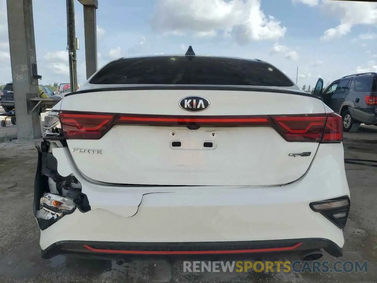6 Photograph of a damaged car 3KPF34AD1LE178876 KIA FORTE 2020