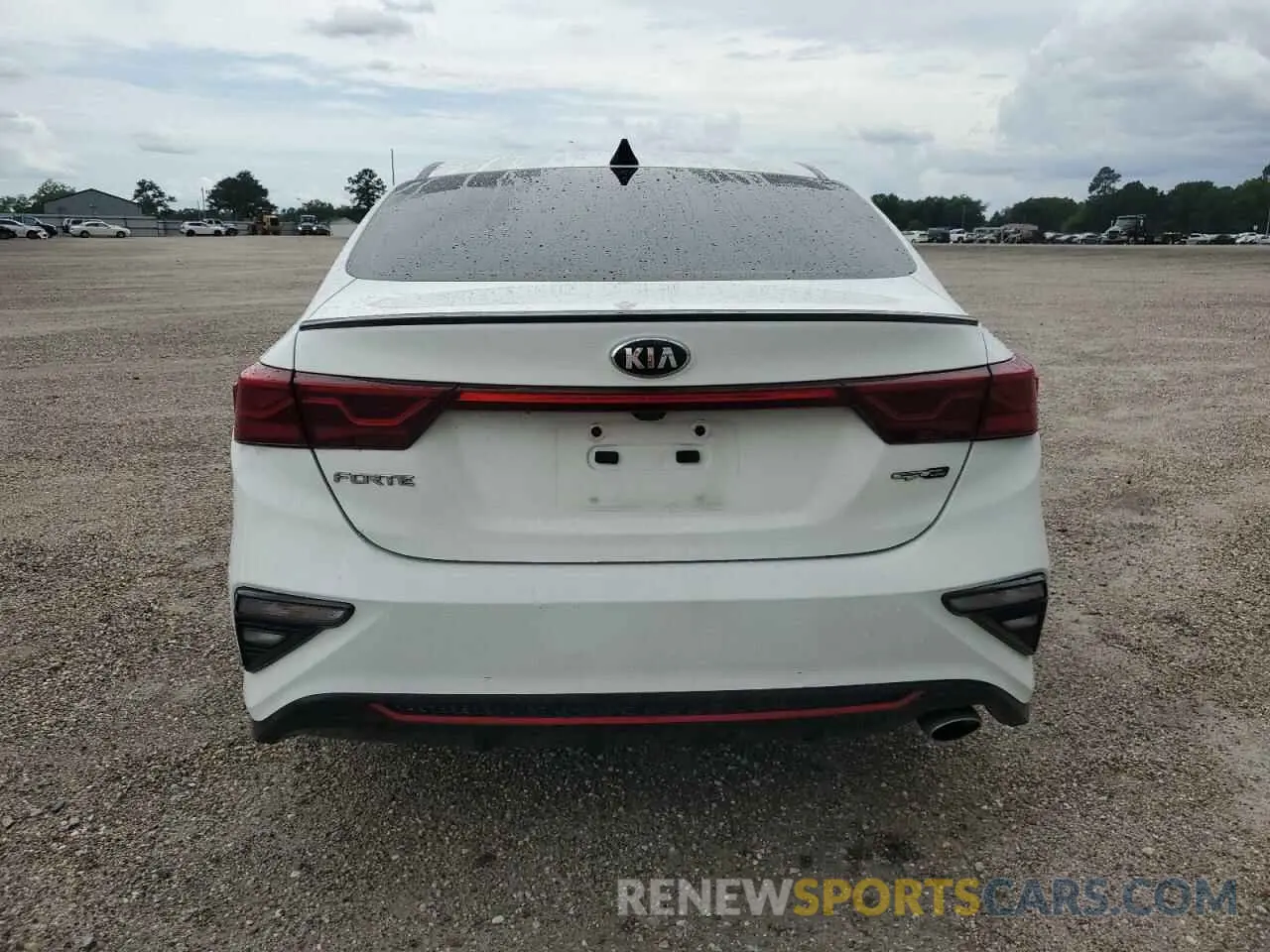 6 Photograph of a damaged car 3KPF34AD1LE227414 KIA FORTE 2020