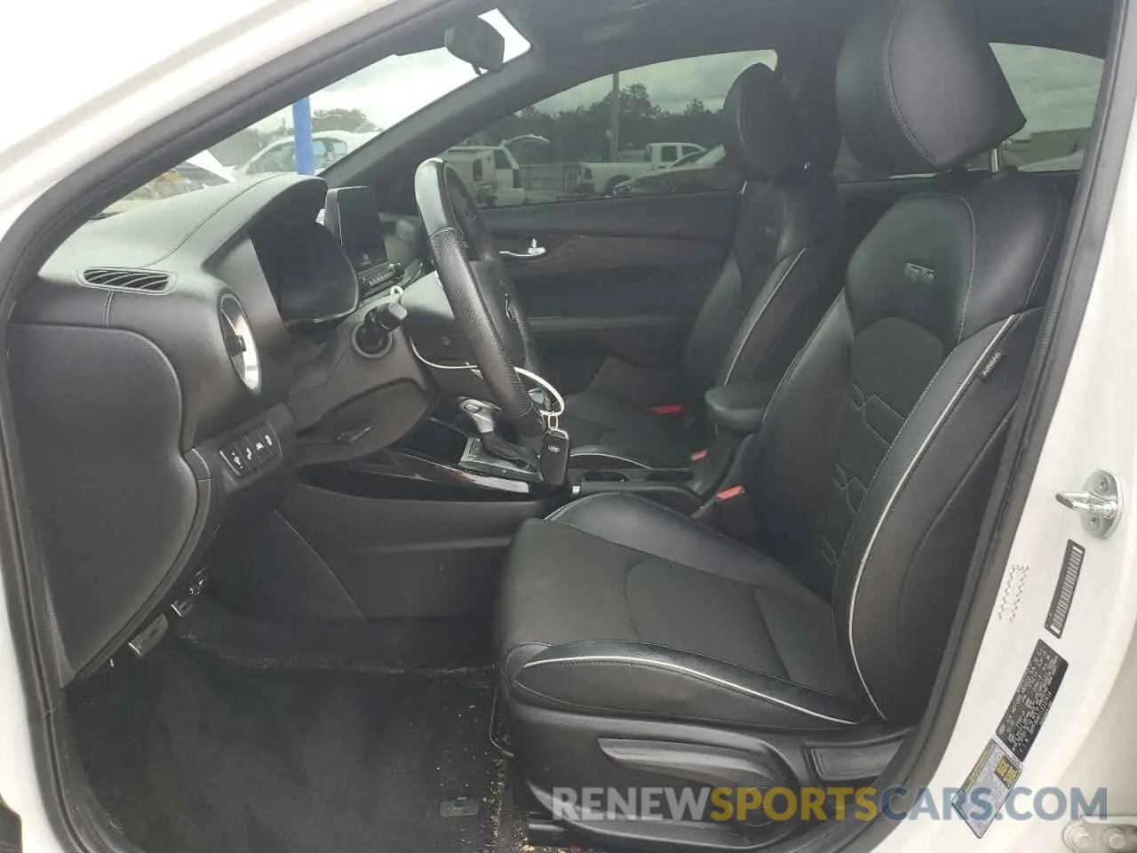 7 Photograph of a damaged car 3KPF34AD1LE227414 KIA FORTE 2020