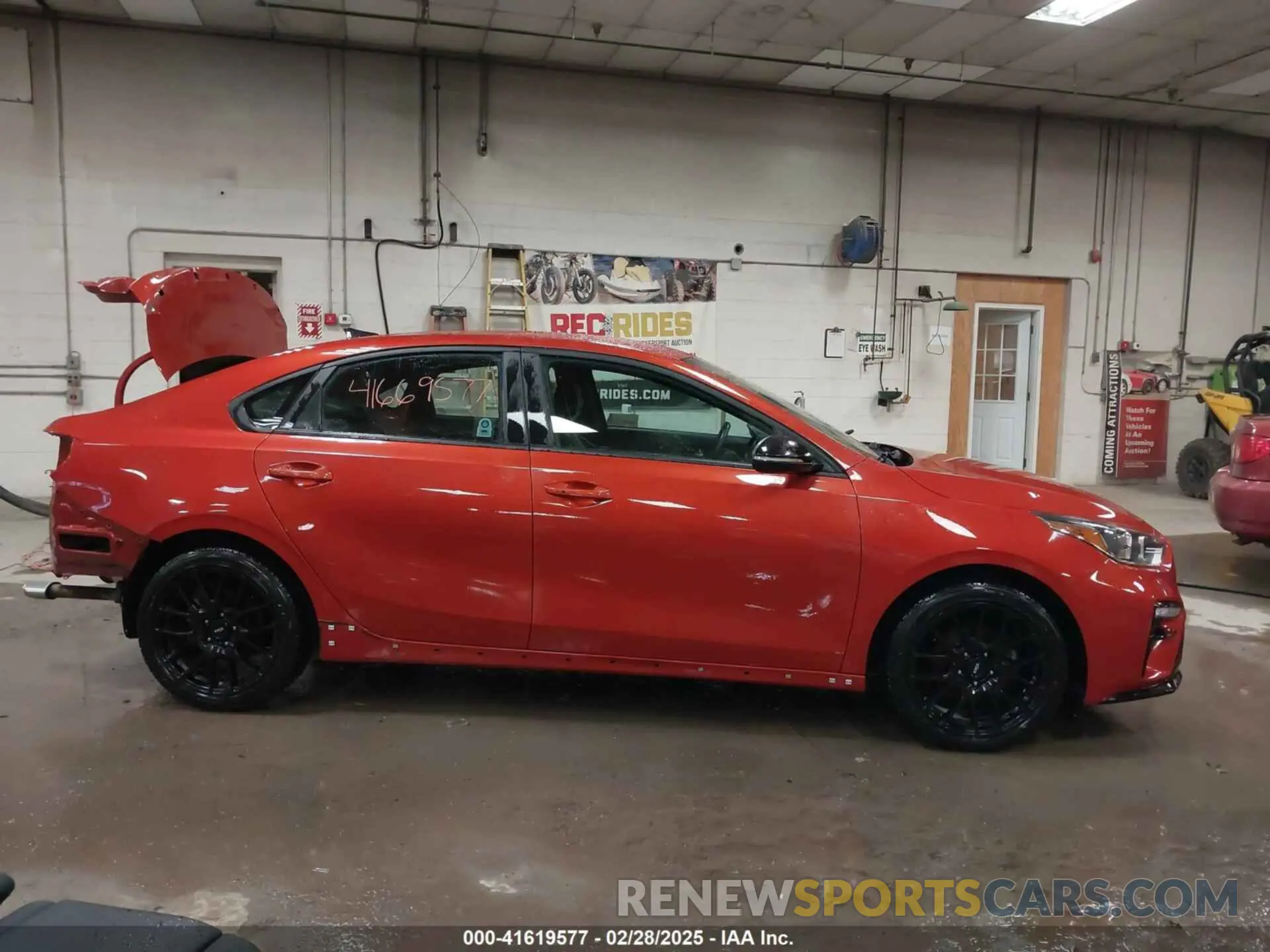 14 Photograph of a damaged car 3KPF34AD1LE239613 KIA FORTE 2020