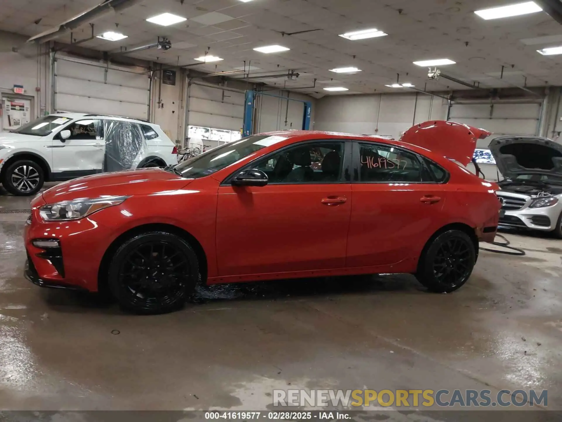 15 Photograph of a damaged car 3KPF34AD1LE239613 KIA FORTE 2020