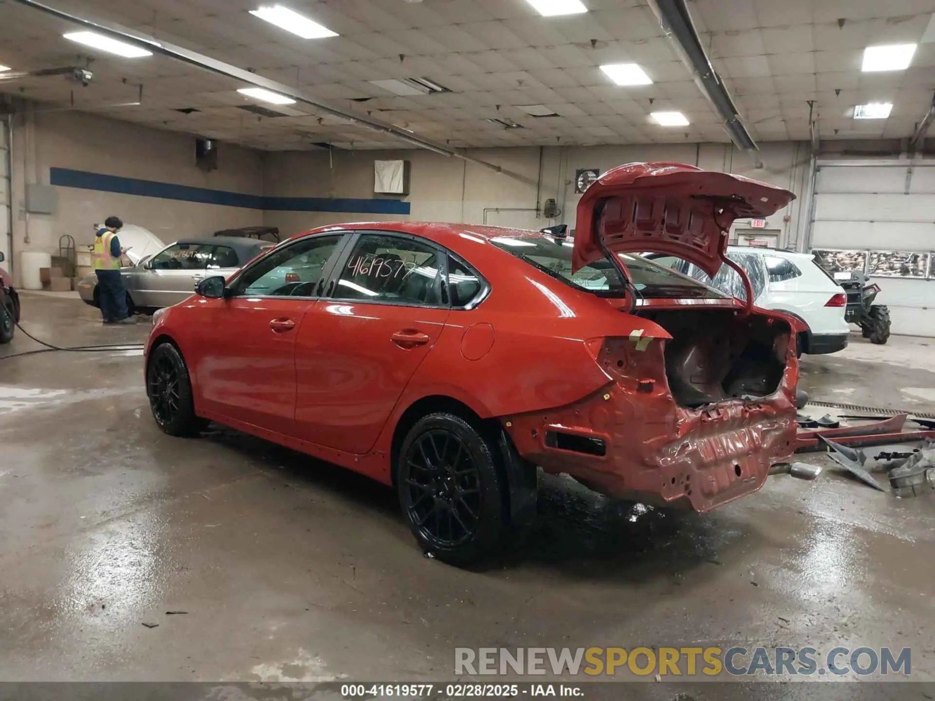 3 Photograph of a damaged car 3KPF34AD1LE239613 KIA FORTE 2020
