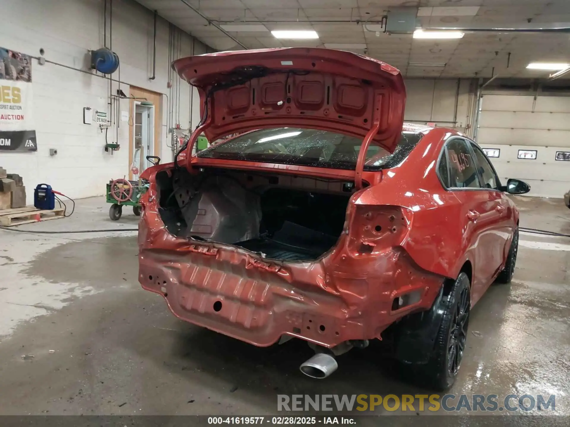 6 Photograph of a damaged car 3KPF34AD1LE239613 KIA FORTE 2020