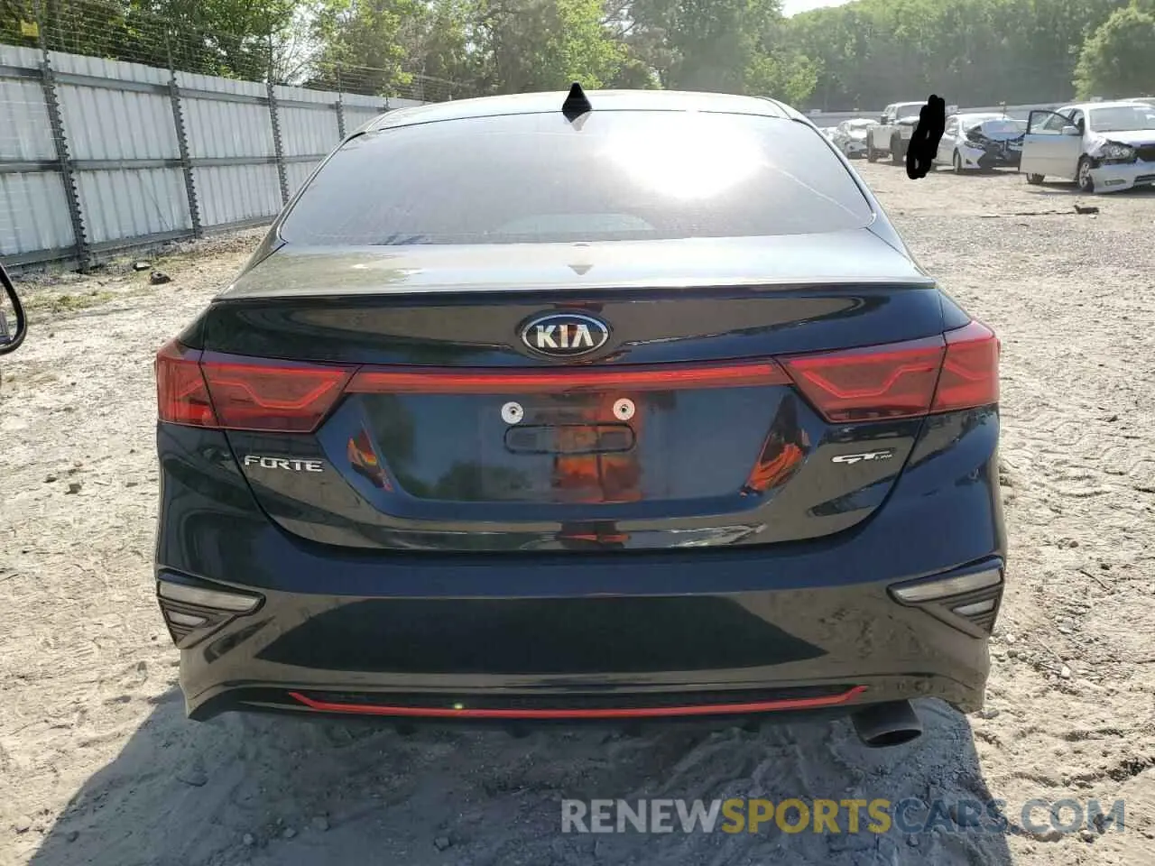 6 Photograph of a damaged car 3KPF34AD1LE248957 KIA FORTE 2020