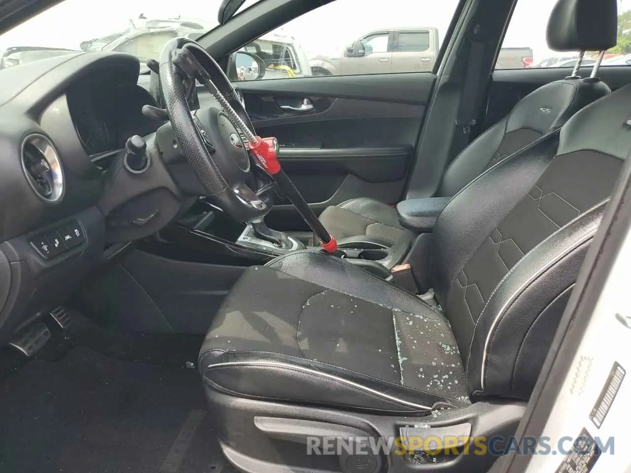 7 Photograph of a damaged car 3KPF34AD1LE256542 KIA FORTE 2020
