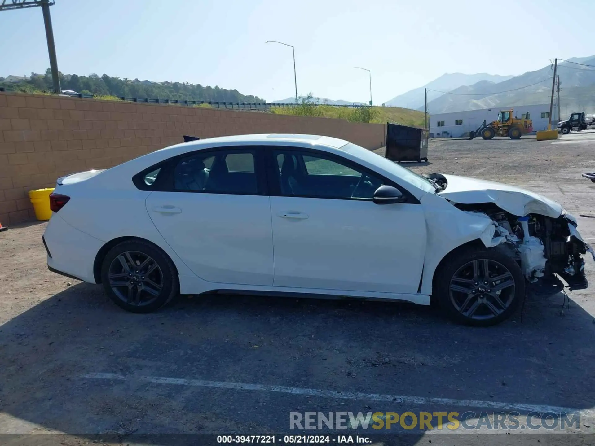 13 Photograph of a damaged car 3KPF34AD1LE260672 KIA FORTE 2020