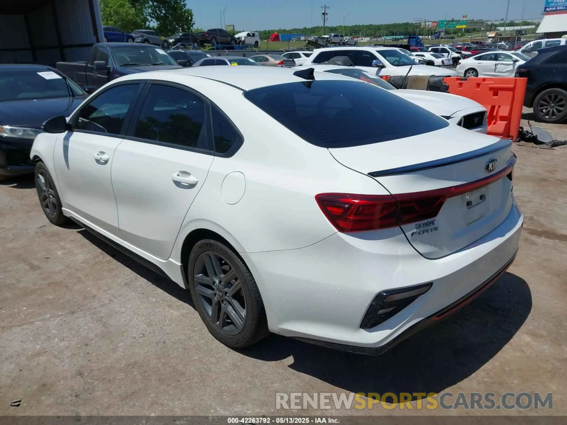 3 Photograph of a damaged car 3KPF34AD2LE246599 KIA FORTE 2020