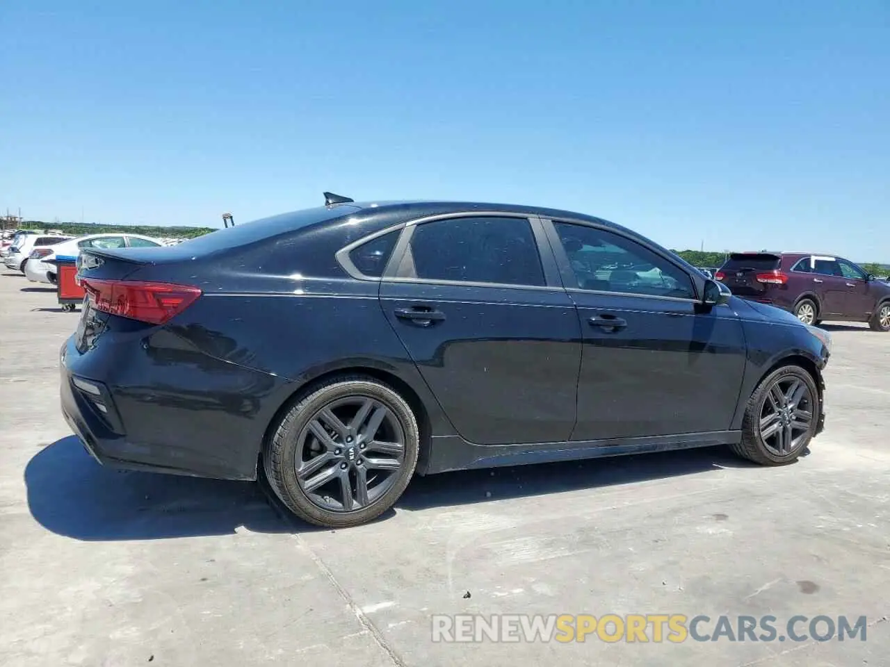 3 Photograph of a damaged car 3KPF34AD2LE249812 KIA FORTE 2020