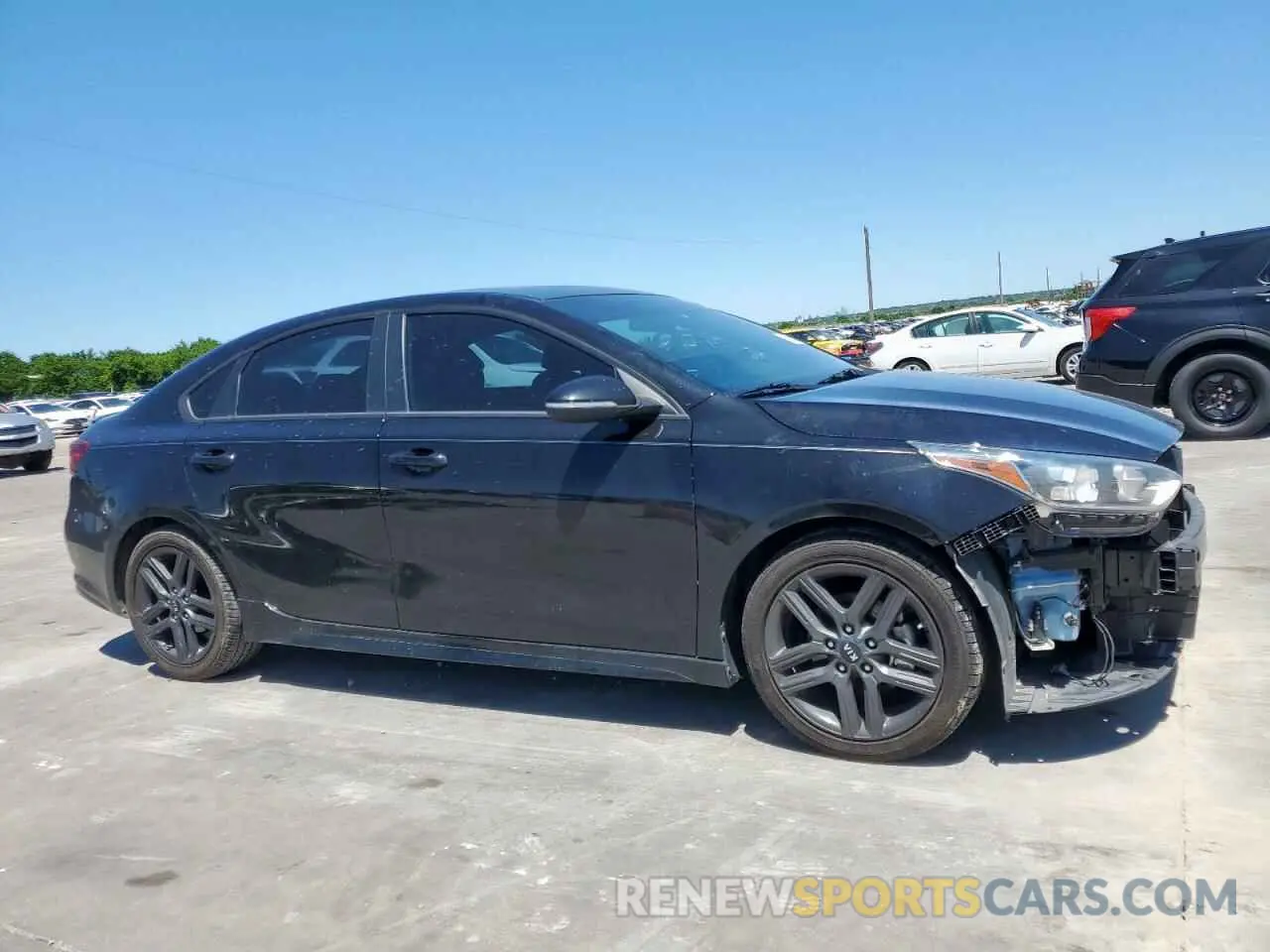 4 Photograph of a damaged car 3KPF34AD2LE249812 KIA FORTE 2020