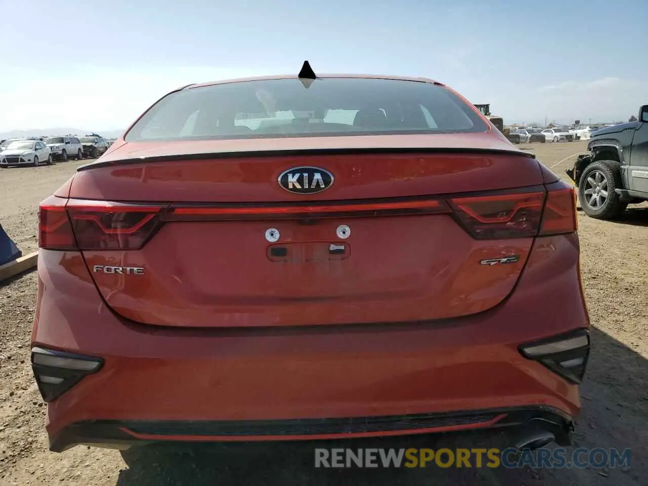 6 Photograph of a damaged car 3KPF34AD3LE154756 KIA FORTE 2020
