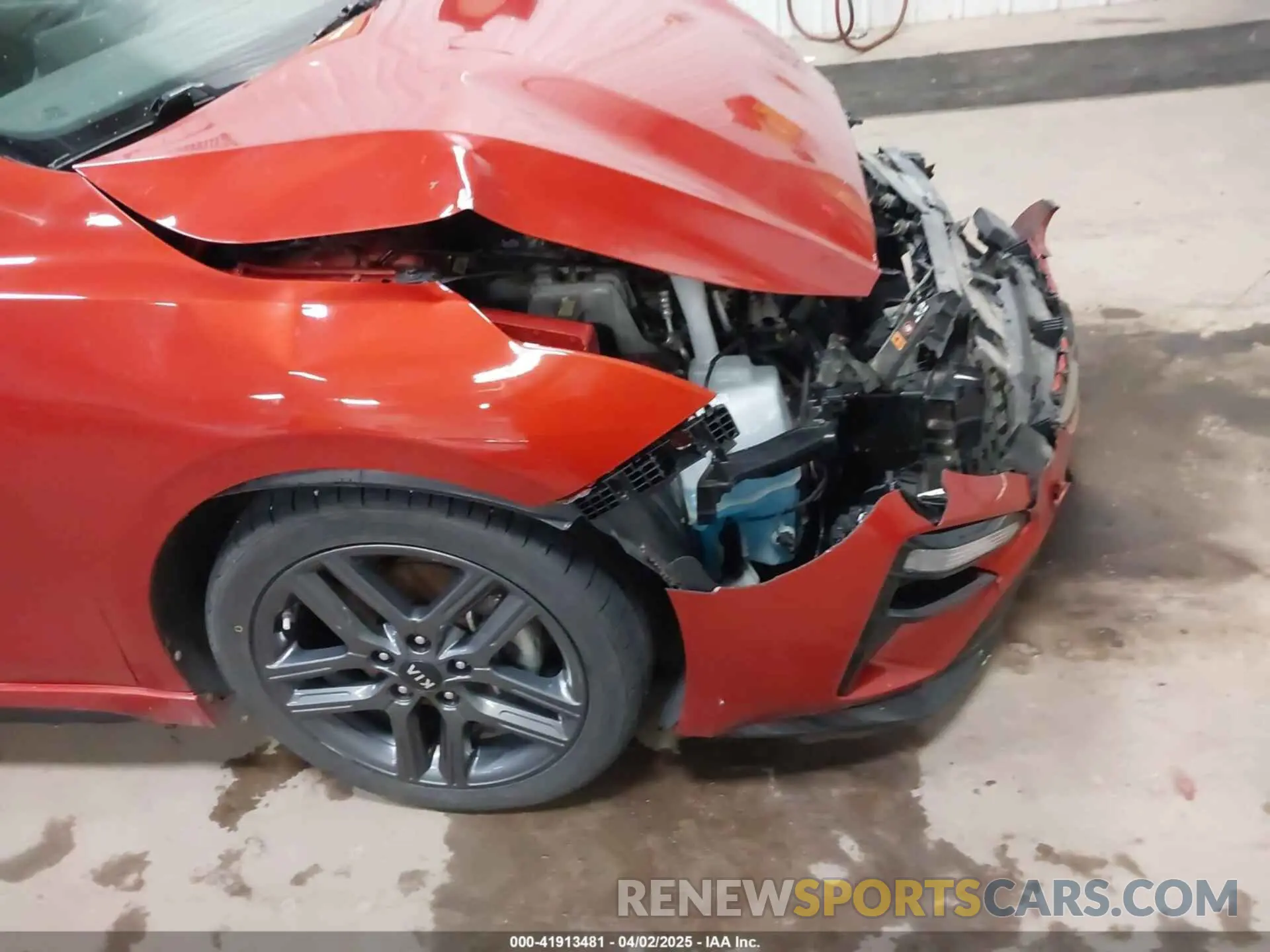 18 Photograph of a damaged car 3KPF34AD3LE206998 KIA FORTE 2020