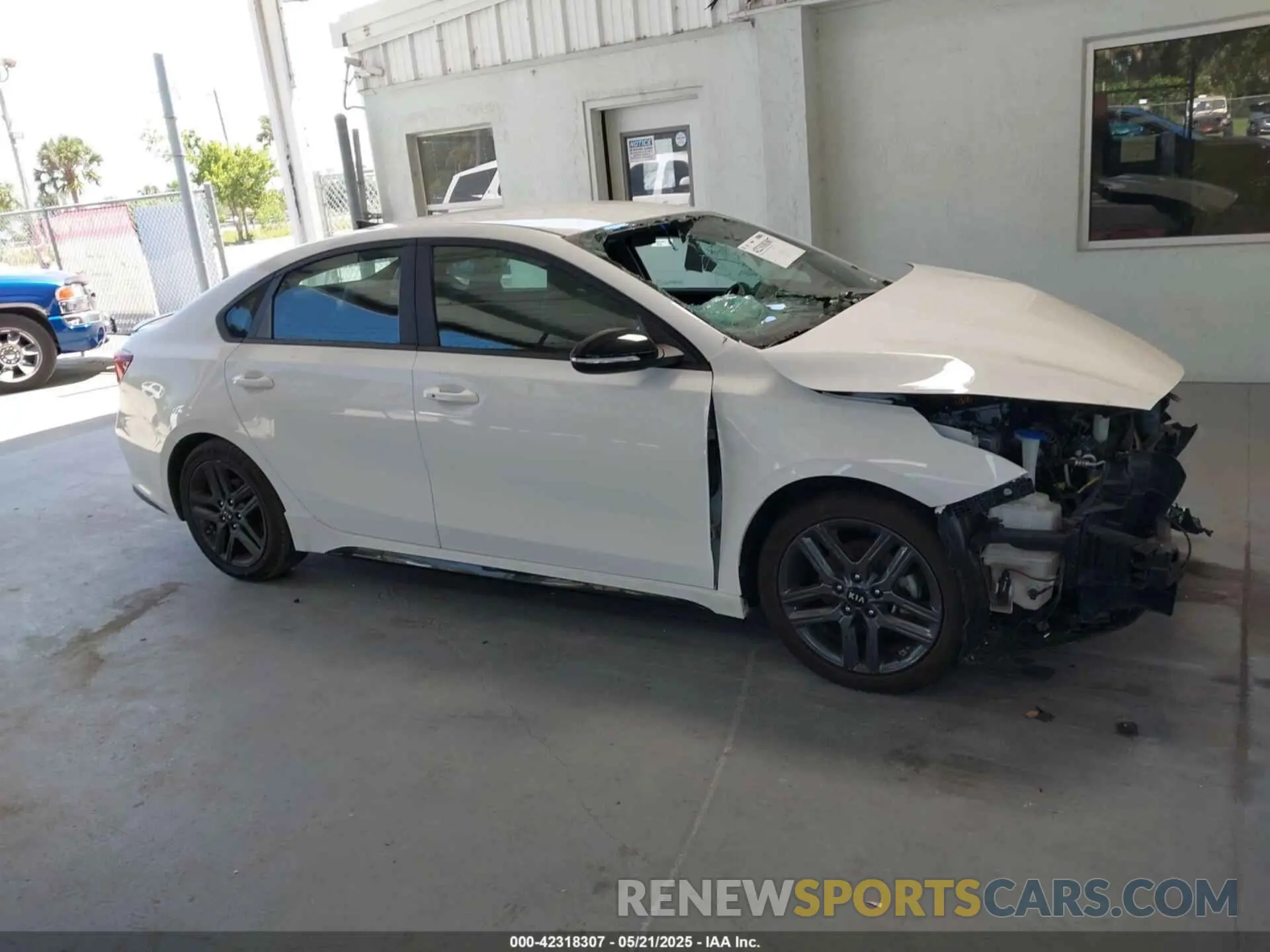 14 Photograph of a damaged car 3KPF34AD3LE213966 KIA FORTE 2020