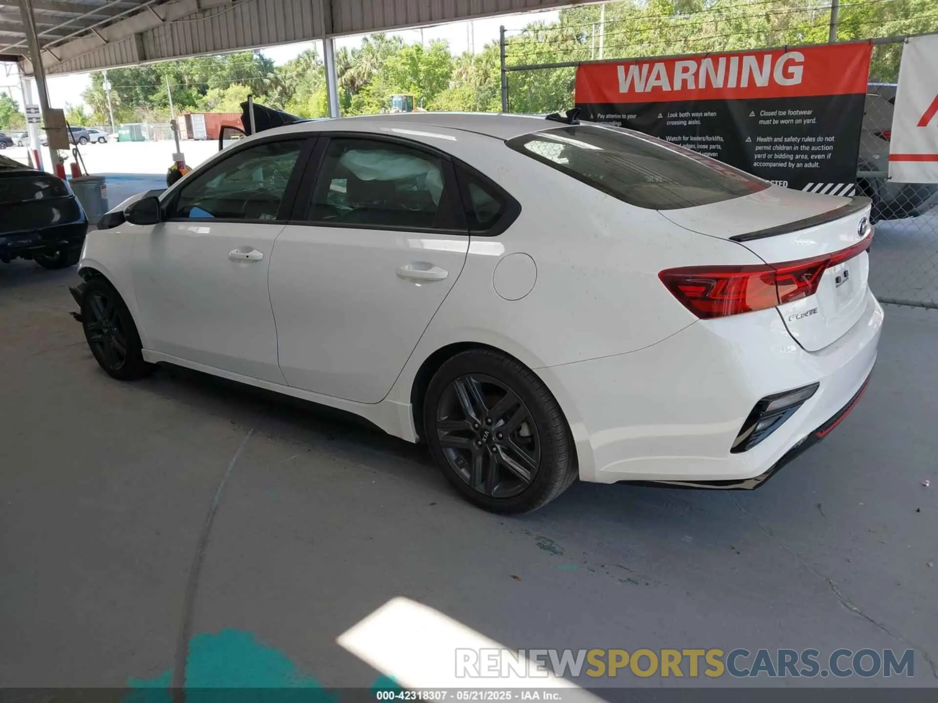 3 Photograph of a damaged car 3KPF34AD3LE213966 KIA FORTE 2020