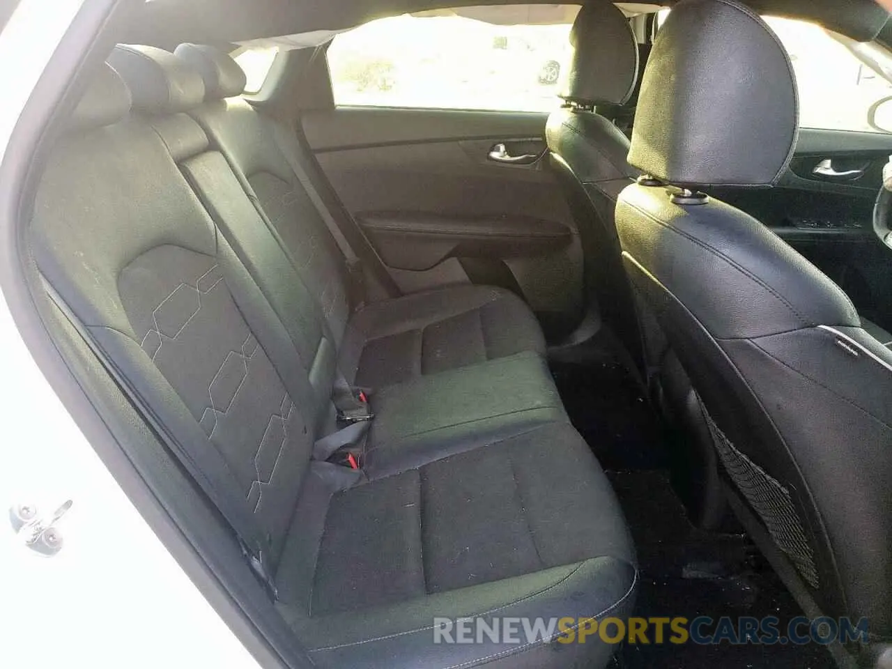 10 Photograph of a damaged car 3KPF34AD3LE238138 KIA FORTE 2020
