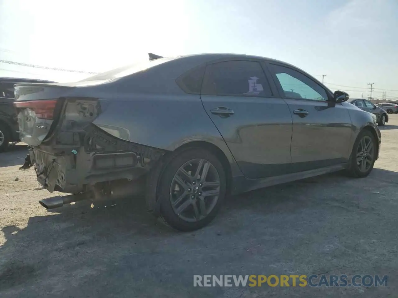 3 Photograph of a damaged car 3KPF34AD3LE255263 KIA FORTE 2020