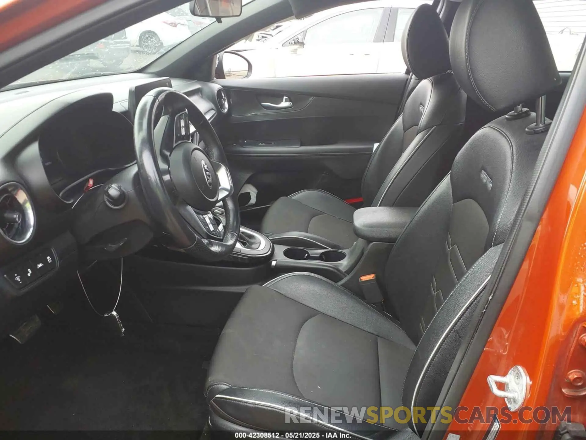 5 Photograph of a damaged car 3KPF34AD3LE260009 KIA FORTE 2020