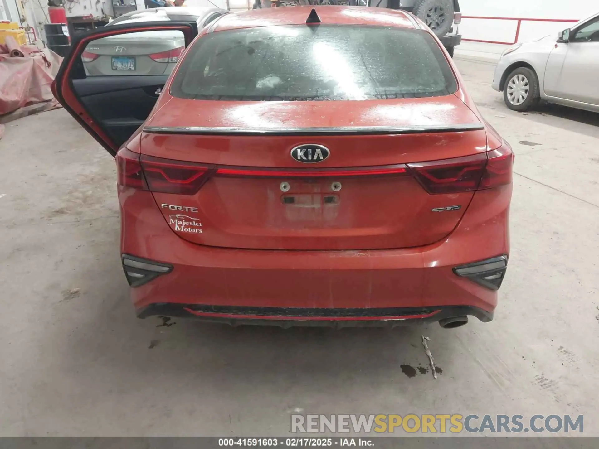 16 Photograph of a damaged car 3KPF34AD3LE261063 KIA FORTE 2020