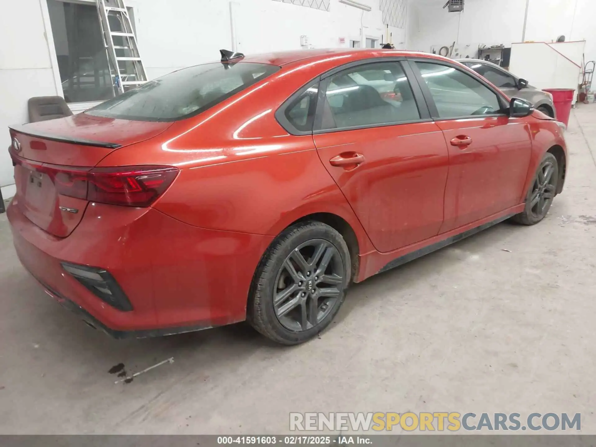 4 Photograph of a damaged car 3KPF34AD3LE261063 KIA FORTE 2020