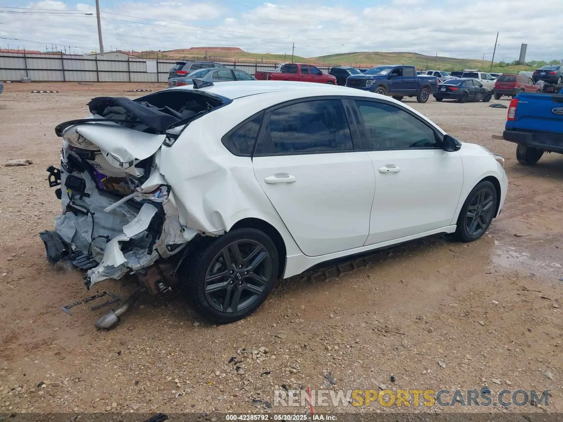 4 Photograph of a damaged car 3KPF34AD4LE171095 KIA FORTE 2020