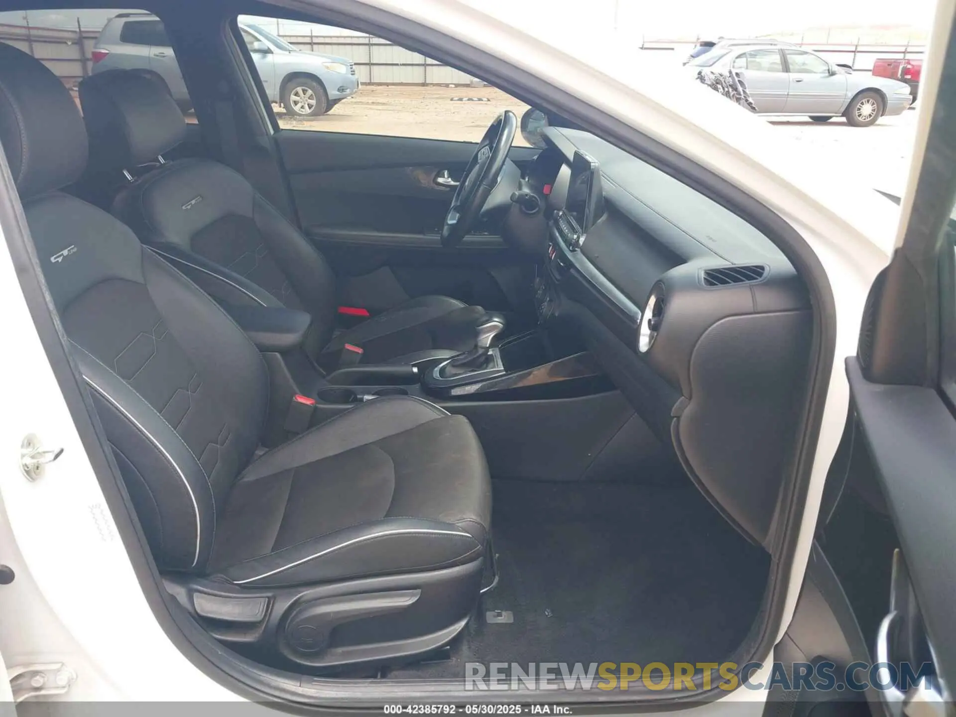 5 Photograph of a damaged car 3KPF34AD4LE171095 KIA FORTE 2020