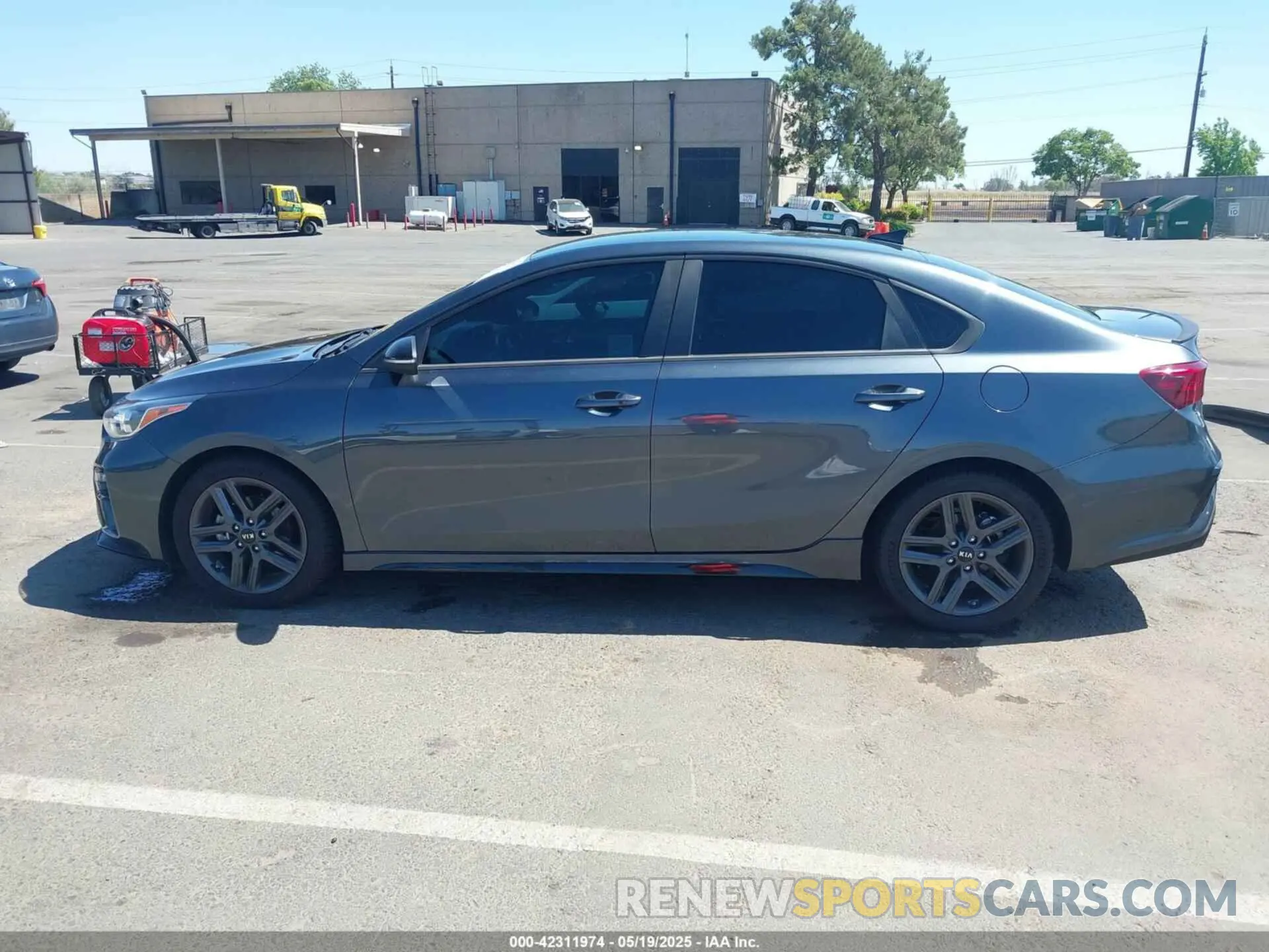 14 Photograph of a damaged car 3KPF34AD4LE180606 KIA FORTE 2020