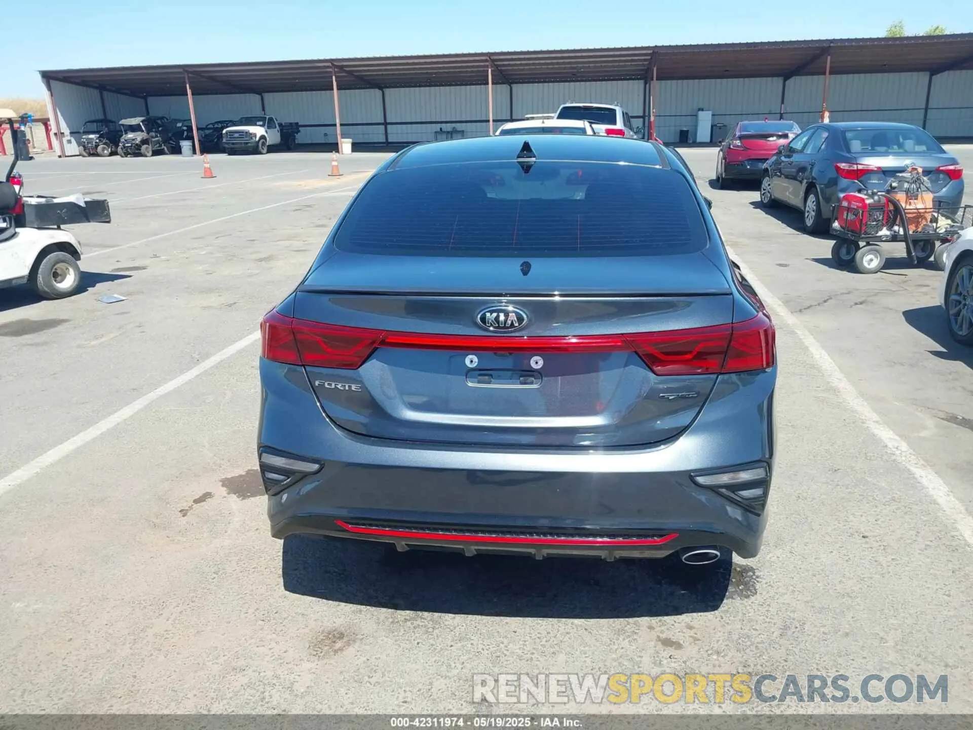 16 Photograph of a damaged car 3KPF34AD4LE180606 KIA FORTE 2020