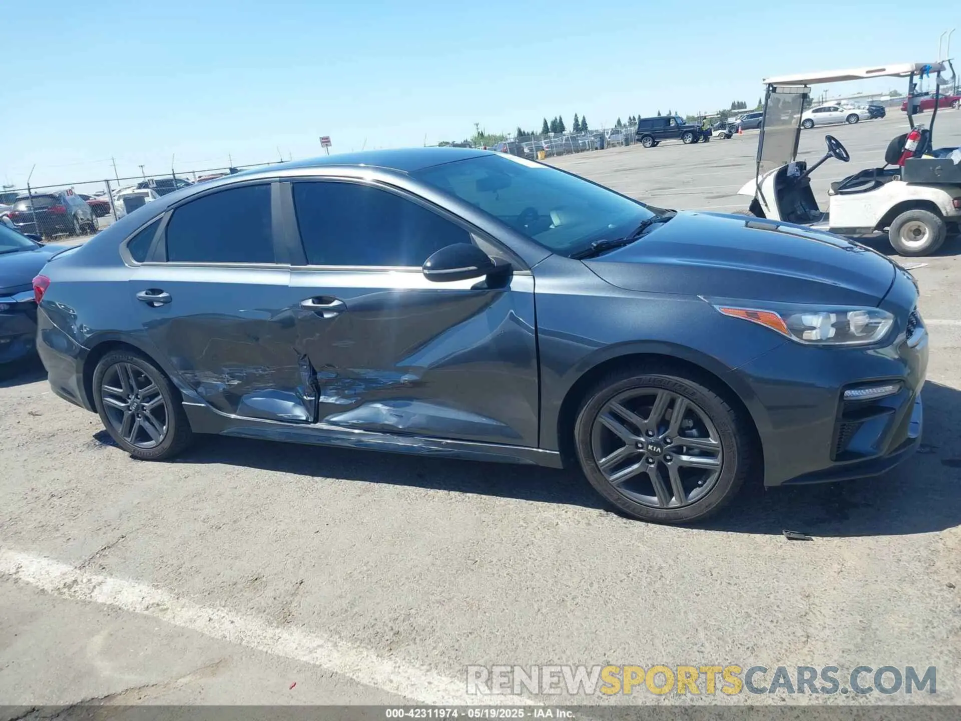 6 Photograph of a damaged car 3KPF34AD4LE180606 KIA FORTE 2020