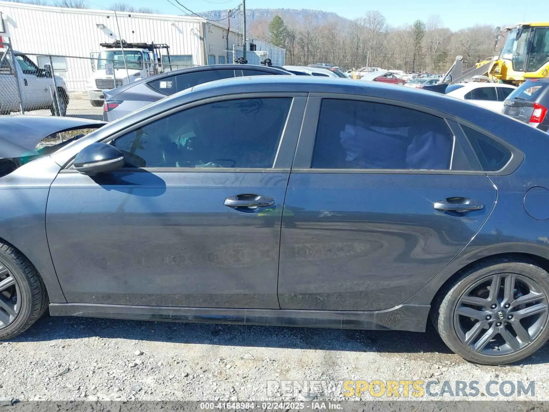 14 Photograph of a damaged car 3KPF34AD5LE259217 KIA FORTE 2020