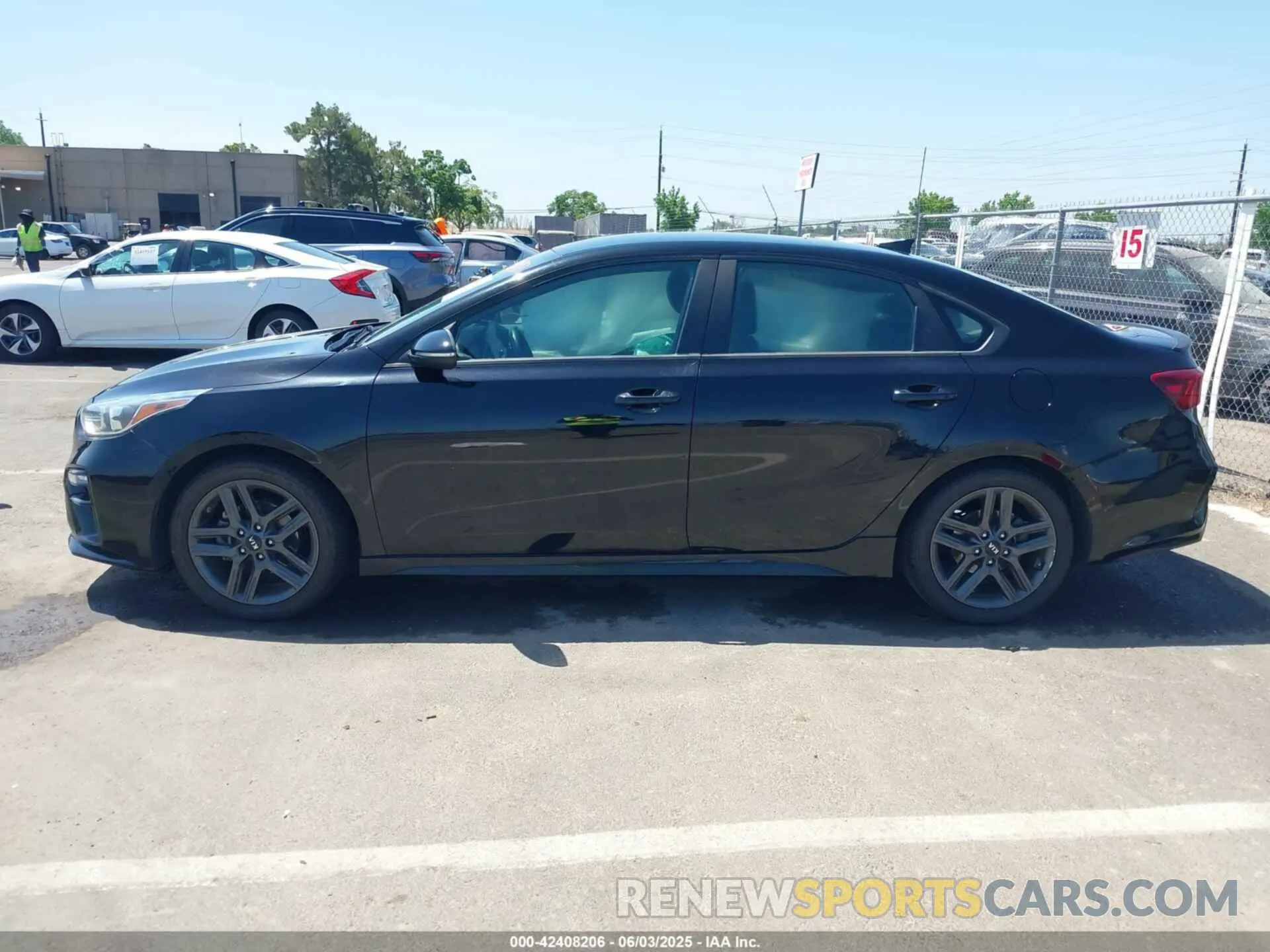 14 Photograph of a damaged car 3KPF34AD6LE180638 KIA FORTE 2020