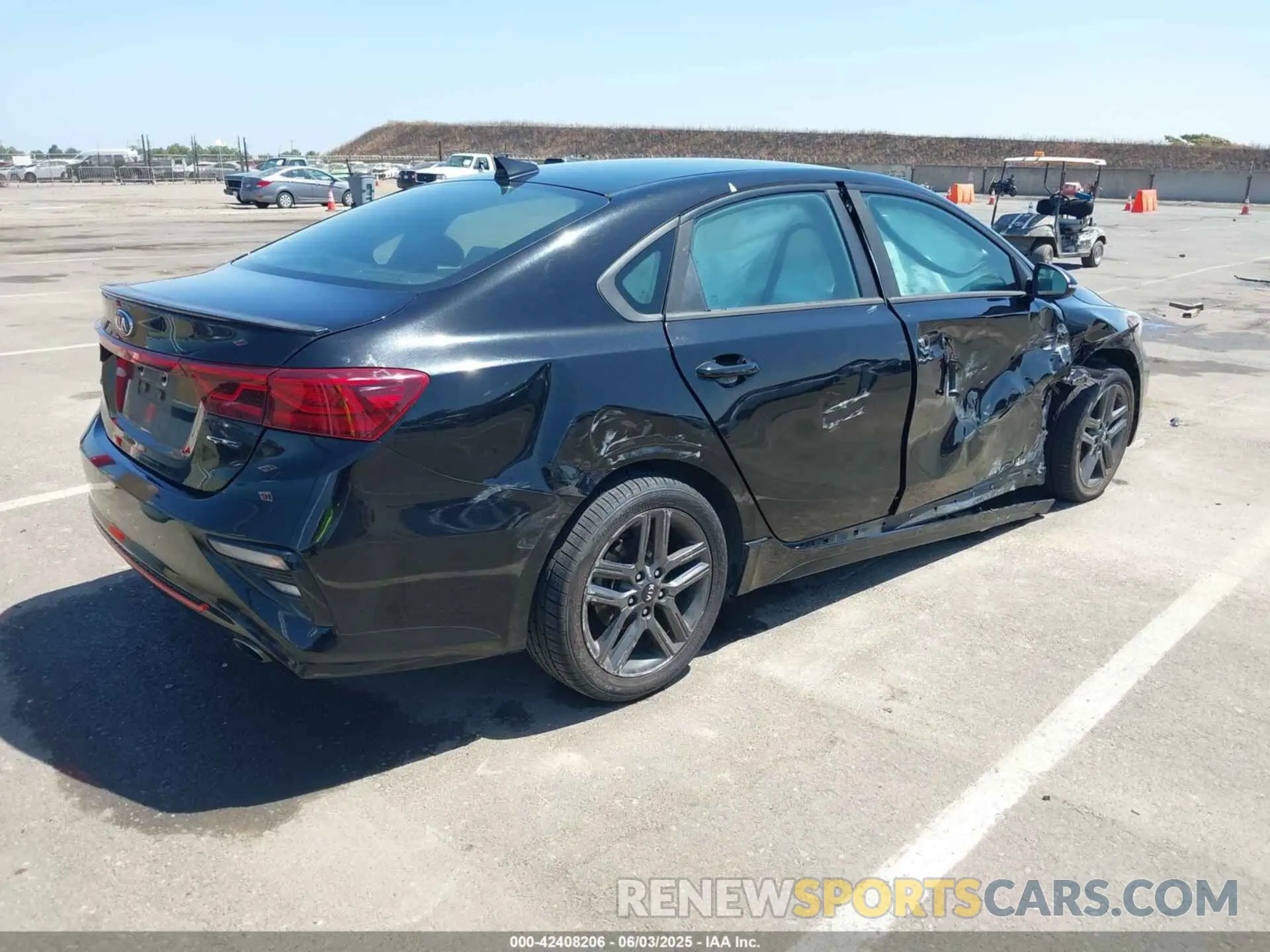 4 Photograph of a damaged car 3KPF34AD6LE180638 KIA FORTE 2020