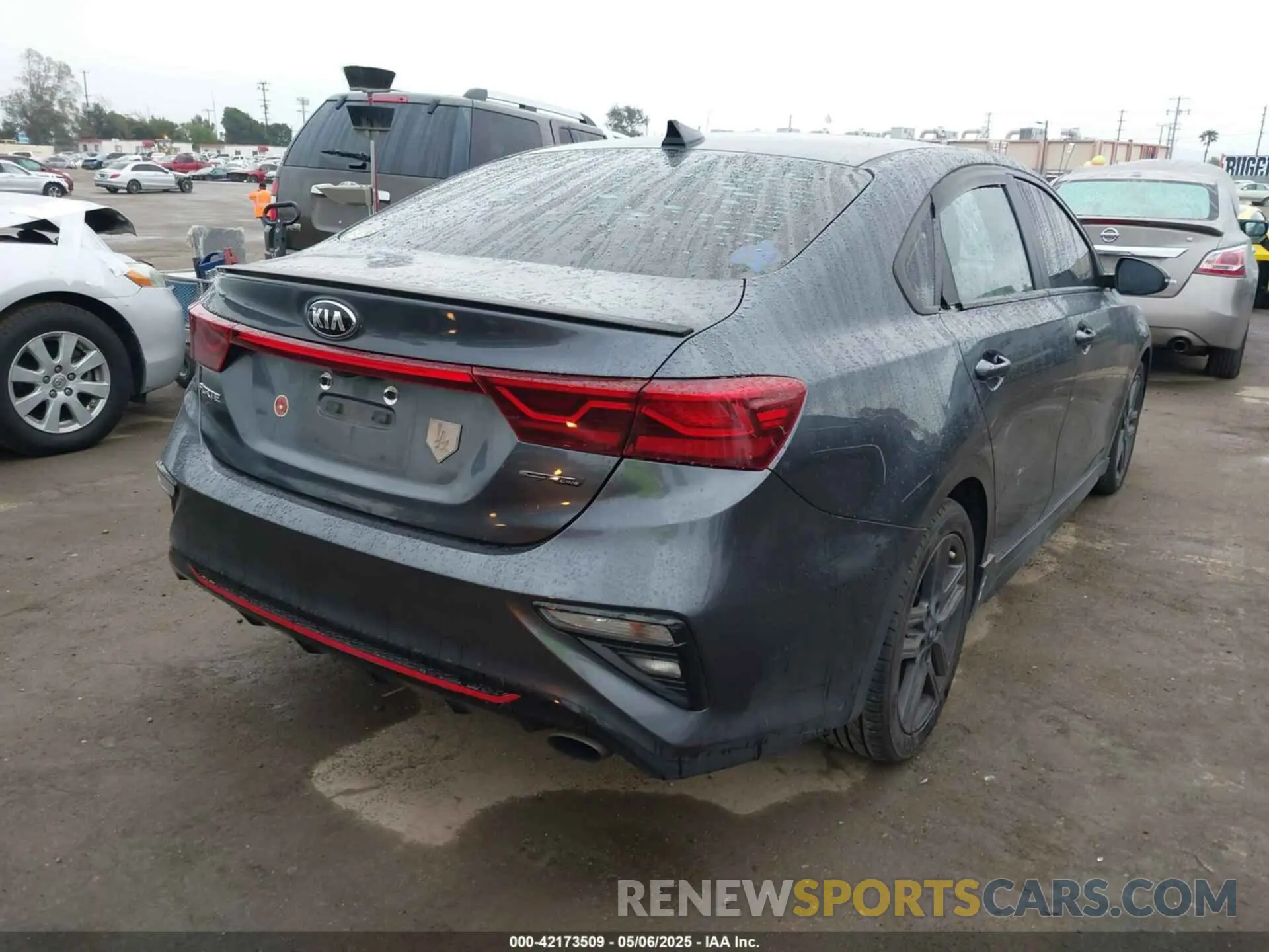 4 Photograph of a damaged car 3KPF34AD6LE213279 KIA FORTE 2020