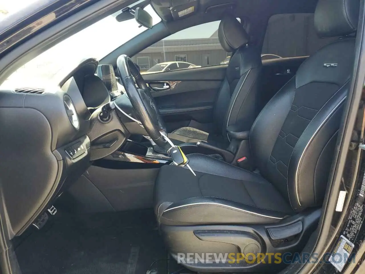 7 Photograph of a damaged car 3KPF34AD6LE230518 KIA FORTE 2020