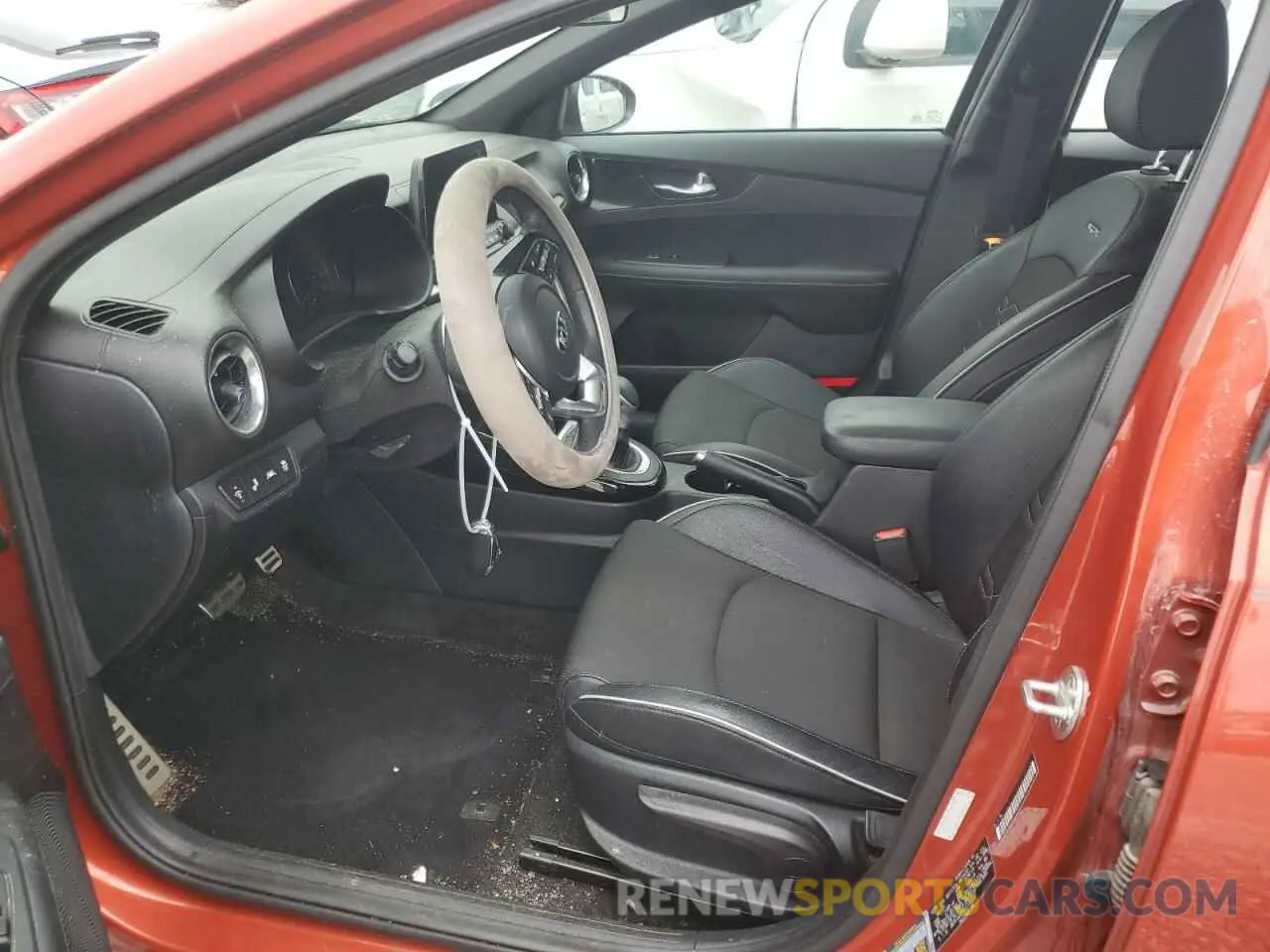 7 Photograph of a damaged car 3KPF34AD6LE232267 KIA FORTE 2020