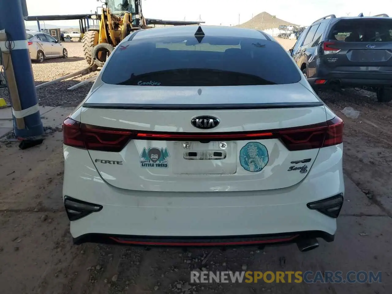 6 Photograph of a damaged car 3KPF34AD6LE257587 KIA FORTE 2020