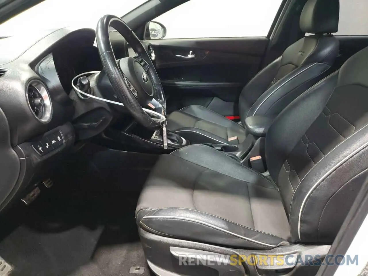 7 Photograph of a damaged car 3KPF34AD7LE176517 KIA FORTE 2020