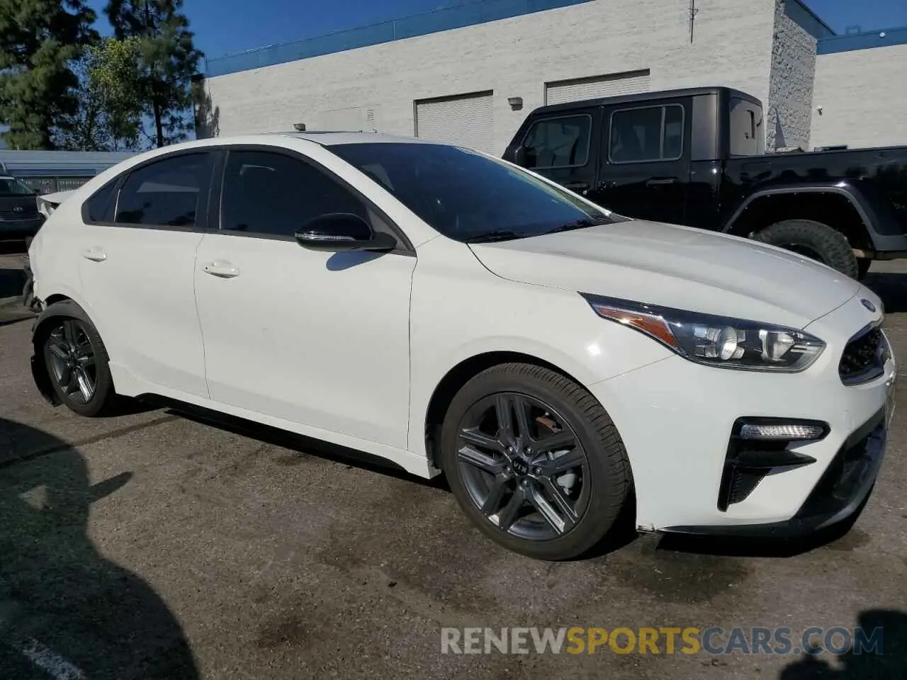 4 Photograph of a damaged car 3KPF34AD7LE246792 KIA FORTE 2020