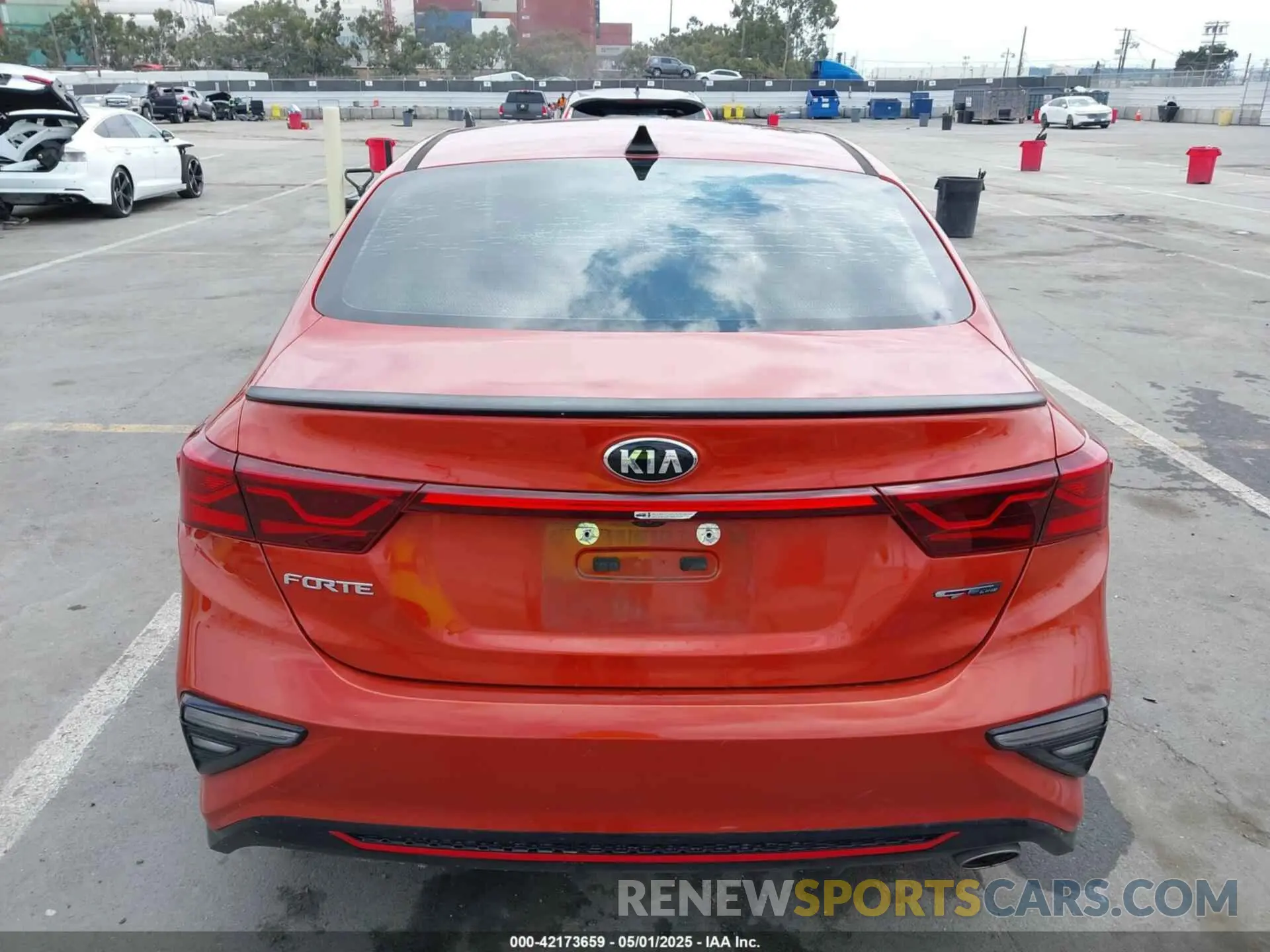17 Photograph of a damaged car 3KPF34AD8LE213087 KIA FORTE 2020