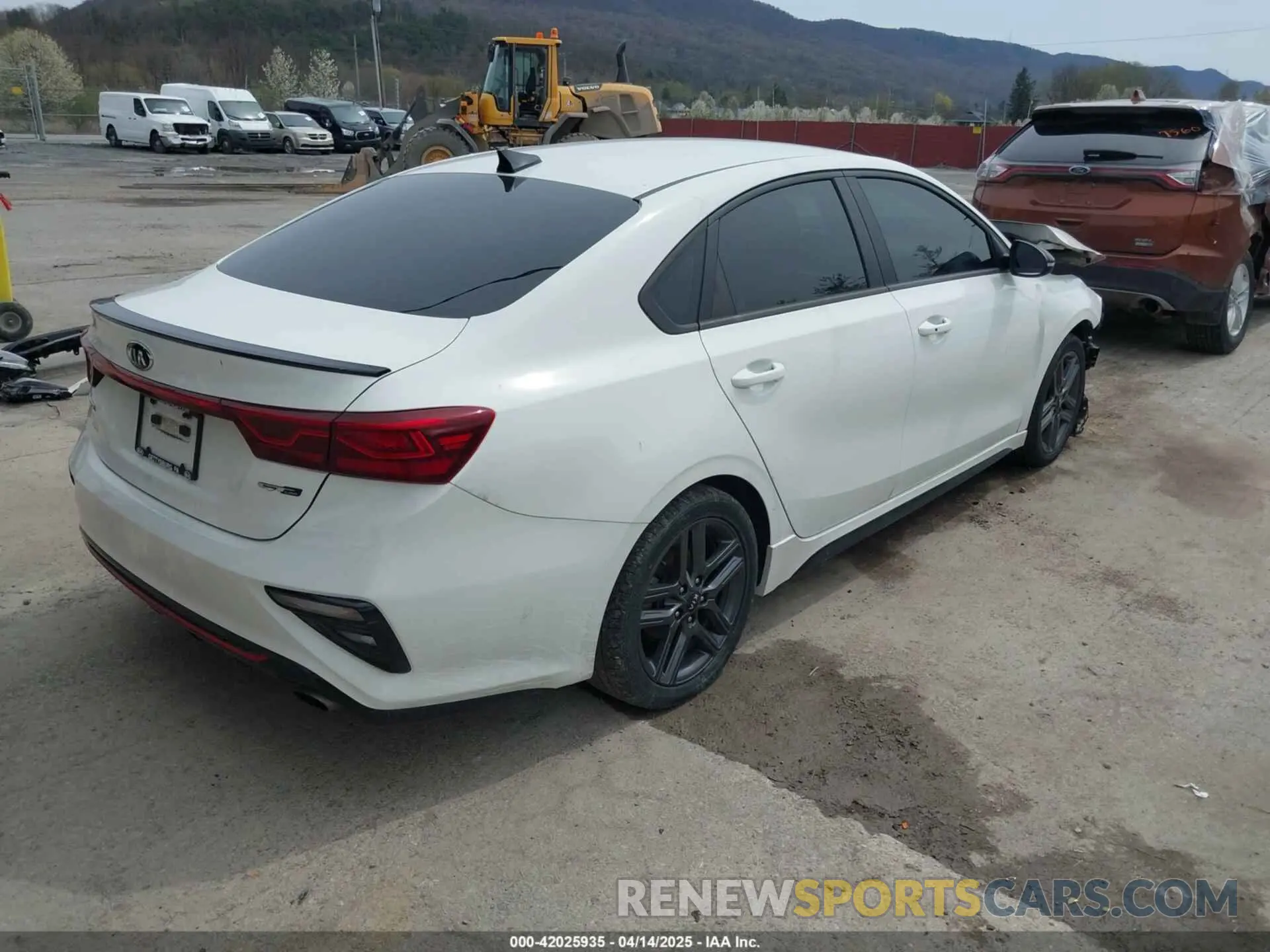 4 Photograph of a damaged car 3KPF34ADXLE146055 KIA FORTE 2020