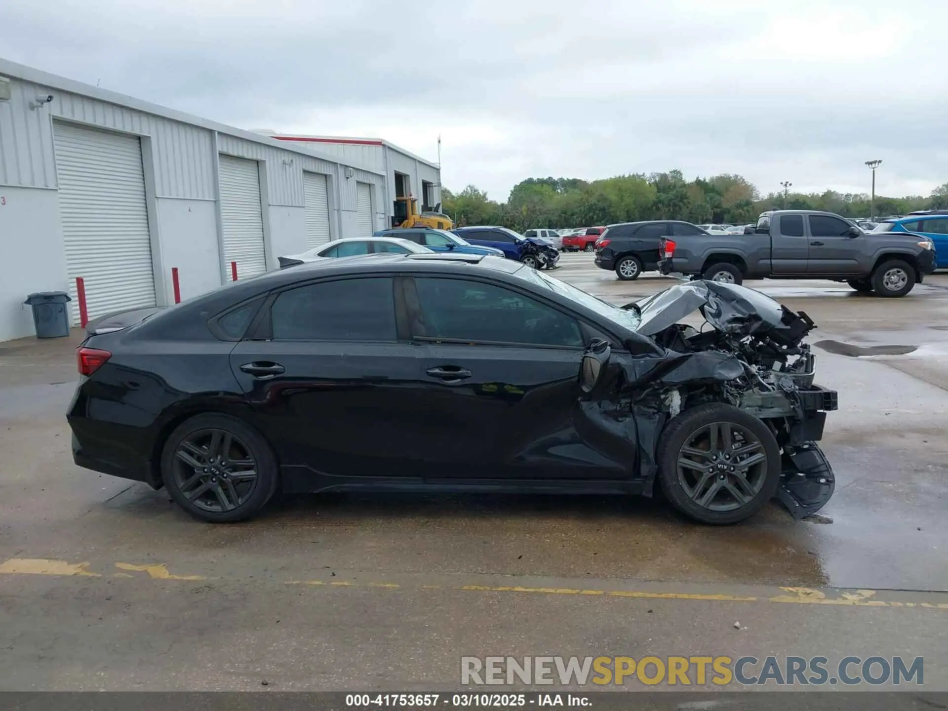 14 Photograph of a damaged car 3KPF34ADXLE165818 KIA FORTE 2020